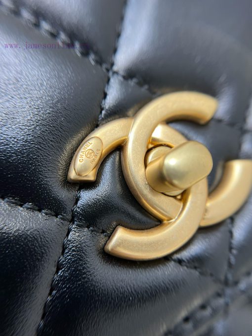 Chanel Bag 𝟮𝟯𝗣 The handle bag is made of cowhide series, with a bright luster, classic desig t229ju8e - Image 8