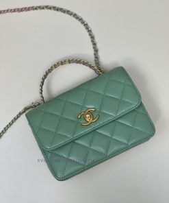 Chanel Bag 𝟮𝟯𝗣 The handle bag is made of cowhide series, with a bright luster, classic desig yw3t3r16