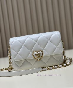 Chanel Bag I love this retro heart lock so muchCome and fall into this retro love abyss with dn4scza7