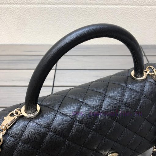 Chanel Bag 𝘾𝙃𝘼𝙉𝙀𝙇 𝟮𝟭𝙉𝙚𝙬 𝘾𝙤𝙘𝙤 𝙝𝙖𝙣𝙙𝙡𝙚The outer seam of the bag cover is designed with a built- wji9rzid - Image 5