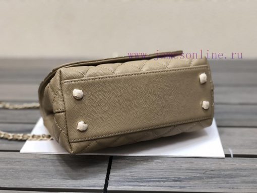 Chanel Bag 𝘾𝙃𝘼𝙉𝙀𝙇 𝟮𝟭𝙉𝙚𝙬 𝘾𝙤𝙘𝙤 𝙝𝙖𝙣𝙙𝙡𝙚The outer seam of the bag cover is designed with a built- p4a25urd - Image 7