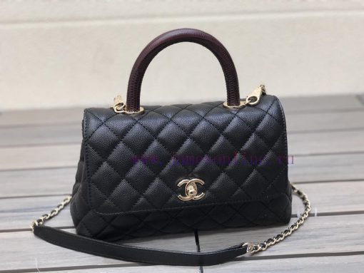 Chanel Bag 𝘾𝙃𝘼𝙉𝙀𝙇 𝟮𝟭𝙉𝙚𝙬 𝘾𝙤𝙘𝙤 𝙝𝙖𝙣𝙙𝙡𝙚The outer seam of the bag cover is designed with a built- psrxma1p - Image 3
