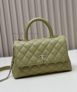 Chanel Bag 𝘾𝙃𝘼𝙉𝙀𝙇 𝟮𝟭𝙉𝙚𝙬 𝘾𝙤𝙘𝙤 𝙝𝙖𝙣𝙙𝙡𝙚The outer seam of the bag cover is designed with a built- b3fef3rt