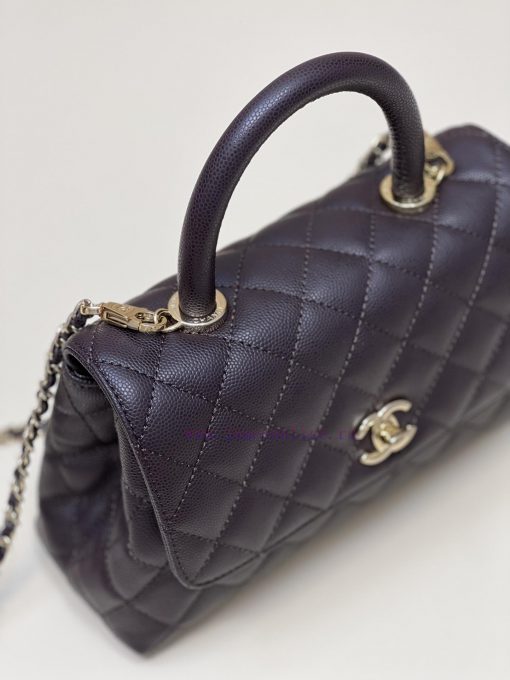 Chanel Bag 𝘾𝙃𝘼𝙉𝙀𝙇 𝟮𝟭𝙉𝙚𝙬 𝘾𝙤𝙘𝙤 𝙝𝙖𝙣𝙙𝙡𝙚The outer seam of the bag cover is designed with a built- 1xoci0xn - Image 5