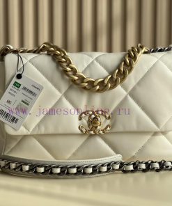 Chanel Bag Annual Baowang Mountain SheepskinMouth cap, foreskin, goat skinGold, silver, and kka7irid