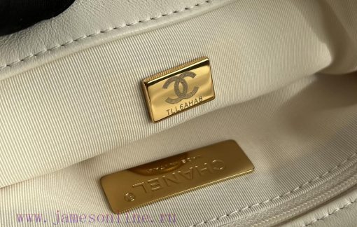 Chanel Bag Annual Baowang Mountain SheepskinMouth cap, foreskin, goat skinGold, silver, and j88uc7xz - Image 10