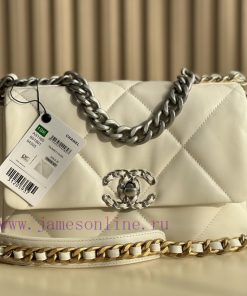Chanel Bag Annual Baowang Mountain SheepskinMouth cap, foreskin, goat skinGold, silver, and 3vaiwnyi