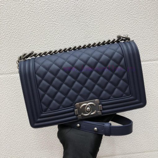 Chanel Bag 𝐋𝐞𝐛𝐨𝐲 Tire Leather SeriesNine years of handmade precision production, based on th gt3lcsph