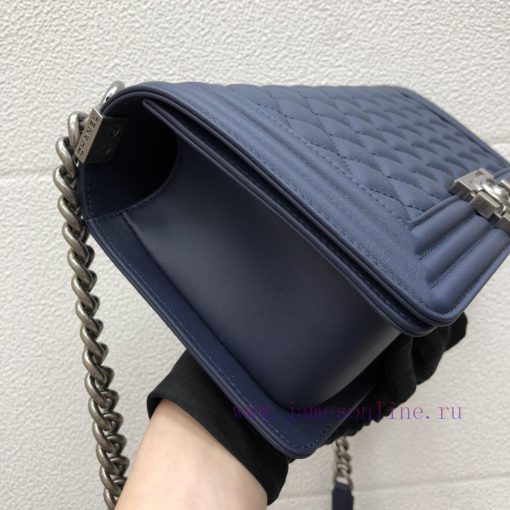 Chanel Bag 𝐋𝐞𝐛𝐨𝐲 Tire Leather SeriesNine years of handmade precision production, based on th gt3lcsph - Image 6