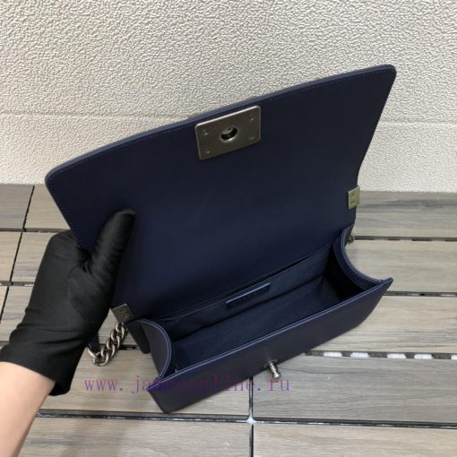 Chanel Bag 𝐋𝐞𝐛𝐨𝐲 Tire Leather SeriesNine years of handmade precision production, based on th gt3lcsph - Image 9