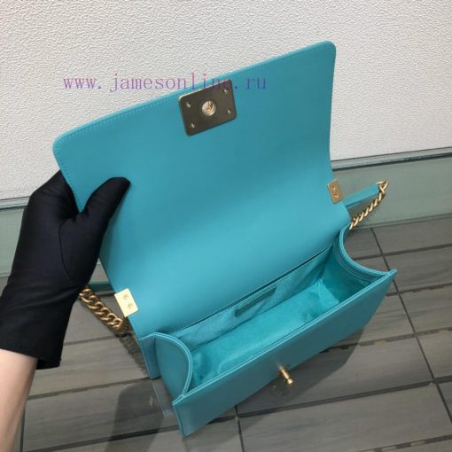 Chanel Bag 𝐋𝐞𝐛𝐨𝐲 Tire Leather SeriesNine years of handmade precision production, based on th hoqhox38 - Image 9