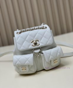 Chanel Bag 𝟮𝟯𝗣 Super popular double backpack, very small in size, about the same size as the pudvei7j