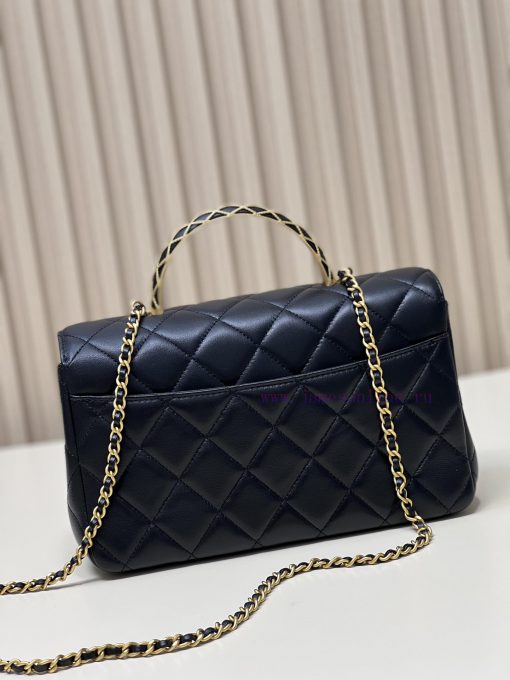 Chanel Bag The most practical hollow handle flip cover bag with 𝟮𝟯𝐀 The handle and 𝐥𝐨𝐠𝐨 are ad2uz7fe - Image 4