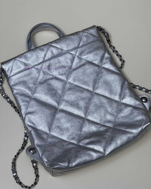 Chanel Bag 𝟮𝟮𝗯𝗮𝗴 premium silver small backpack made of original silver calf leather, with a 4cy0p7w6 - Image 5