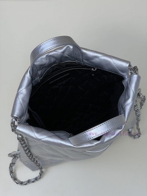Chanel Bag 𝟮𝟮𝗯𝗮𝗴 premium silver small backpack made of original silver calf leather, with a 4cy0p7w6 - Image 9
