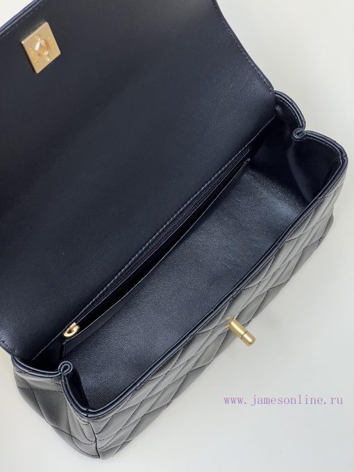 Chanel Bag The most practical hollow handle flip cover bag with 𝟮𝟯𝐀 The handle and 𝐥𝐨𝐠𝐨 are ad2uz7fe - Image 9