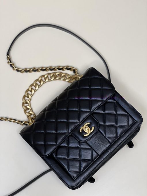 Chanel Bag 𝟮𝟯𝗦 Retro postman mouth cover bag, tofu bag, backpackI was amazed by this bag, wh d12rk5wa