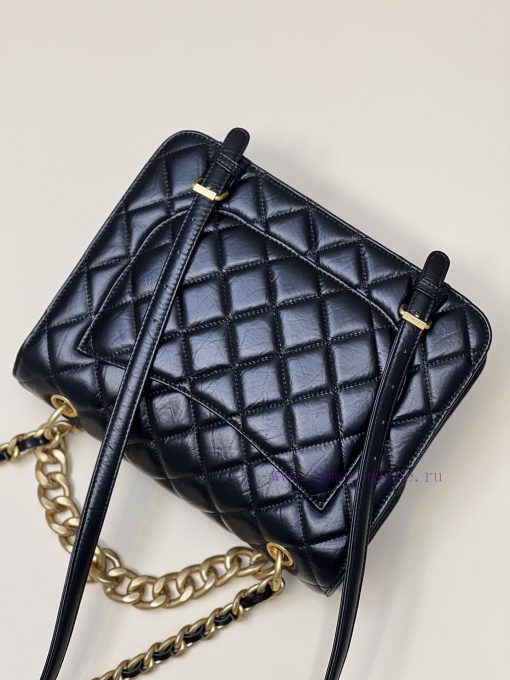 Chanel Bag 𝟮𝟯𝗦 Retro postman mouth cover bag, tofu bag, backpackI was amazed by this bag, wh d12rk5wa - Image 6