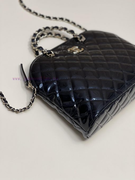 Chanel Bag 𝟮𝟯𝐒 Invincible Cute&Tip Pack, First Launch in Paris, ChinaSuper beautiful shell b vwu37q65 - Image 4