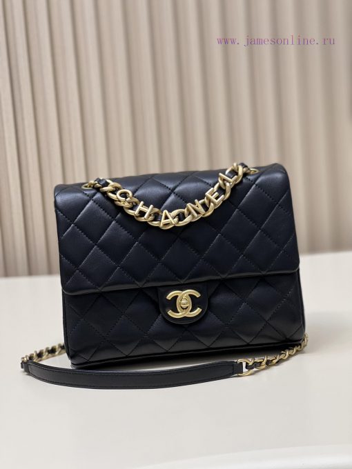 Chanel Bag 𝟮𝟯𝗣 New letter chain cover bag in blackOn the basis of classic elements, combined u6anihg6