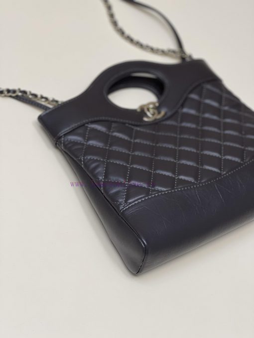 Chanel Bag 𝟮𝟯𝐀𝟯𝟭𝐛𝐚𝐠 𝐦𝐢𝐧𝐢 High end handmade workshop runway bag king, 𝐌𝐨𝐧𝐭𝐞𝐛𝐞𝐥𝐥𝐨 tire cowhide 27bhr05z - Image 5