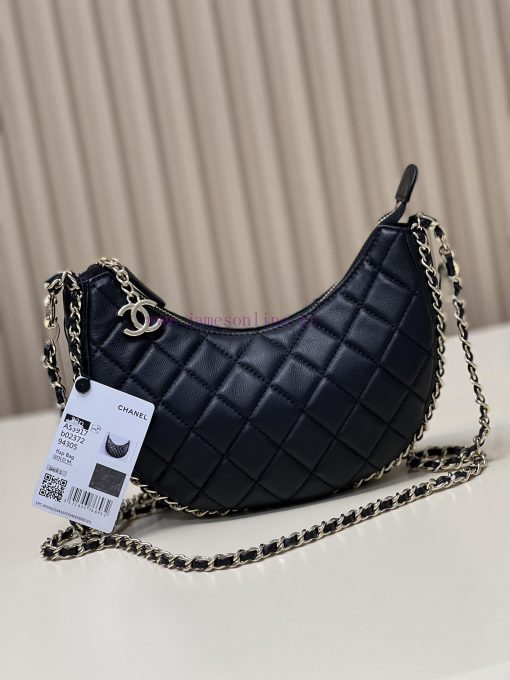 Chanel Bag 23p is a very popular bag that is difficult to buy. [Bitter] Jennie, the same pro u0w607wz