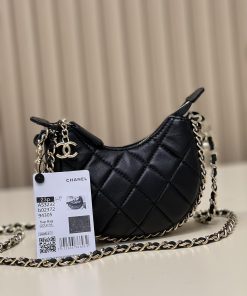 Chanel Bag 23p is a very popular bag that is difficult to buy. [Bitter] Jennie, the same pro bpibfii5