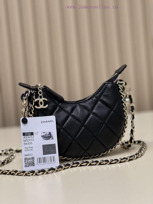 Chanel Bag 23p is a very popular bag that is difficult to buy. [Bitter] Jennie, the same pro bpibfii5