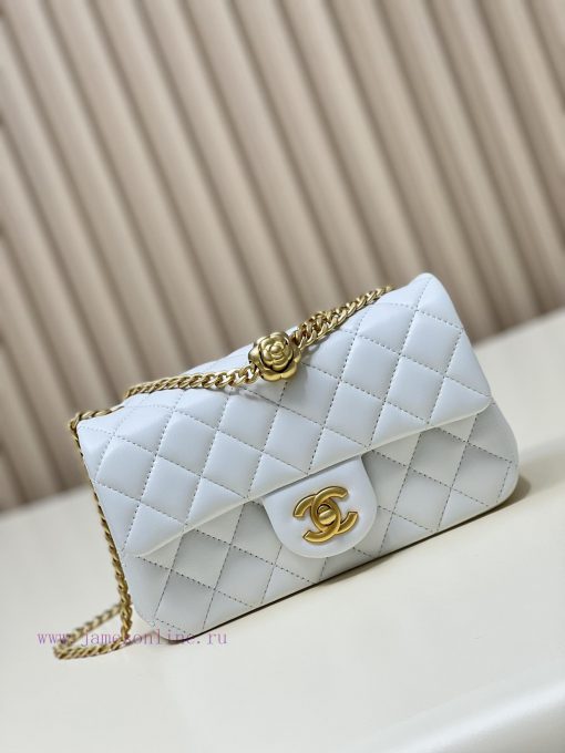 Chanel Bag 𝟮𝟯𝗦 The new Camellia Adjustment Buckle can be adjusted in length according to nee kfe99k44