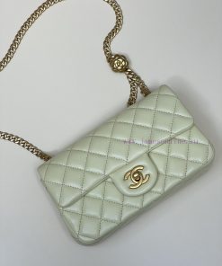 Chanel Bag 𝟮𝟯𝗦 The new Camellia Adjustment Buckle can be adjusted in length according to nee oe7mejl6