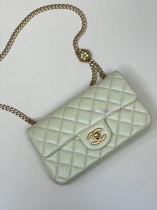 Chanel Bag 𝟮𝟯𝗦 The new Camellia Adjustment Buckle can be adjusted in length according to nee oe7mejl6