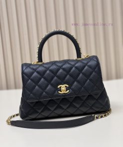 Chanel Bag The handle is threaded with a chain, making it the ceiling in the classic antique 4vjmxndp