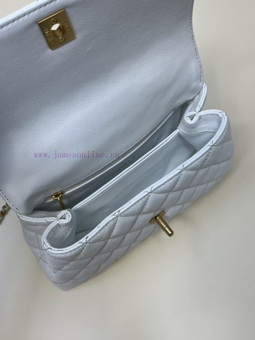 Chanel Bag The handle is threaded with a chain, making it the ceiling in the classic antique ue2y7c53 - Image 9