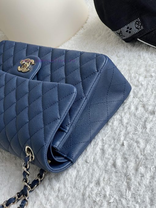 Chanel Bag 𝗖𝗛𝗔𝗡𝗘𝗟𝘾𝙁 Series Caviar Ball Pattern Quality with Sheepskin Inner𝙎𝙞𝙯𝙚 𝟮𝟱.𝟱𝗰𝗺Model qoxud9xb - Image 5