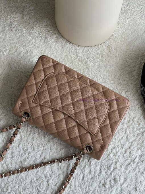 Chanel Bag 𝗖𝗛𝗔𝗡𝗘𝗟𝘾𝙁 Series Caviar Ball Pattern Quality with Sheepskin Inner𝙎𝙞𝙯𝙚 𝟮𝟯𝗰𝗺Model 𝟭𝟭 l60p60qm - Image 5