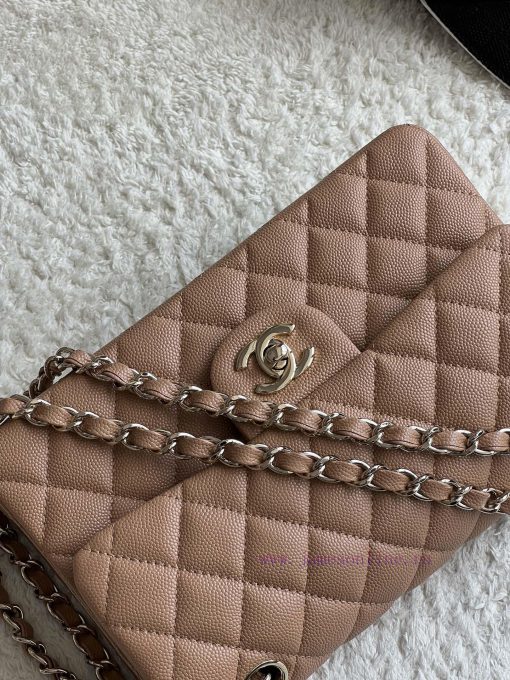 Chanel Bag 𝗖𝗛𝗔𝗡𝗘𝗟𝘾𝙁 Series Caviar Ball Pattern Quality with Sheepskin Inner𝙎𝙞𝙯𝙚 𝟮𝟯𝗰𝗺Model 𝟭𝟭 l60p60qm - Image 7