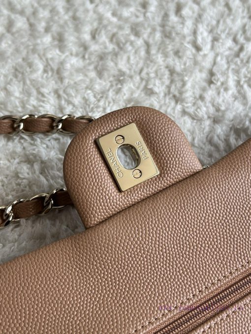 Chanel Bag 𝗖𝗛𝗔𝗡𝗘𝗟𝘾𝙁 Series Caviar Ball Pattern Quality with Sheepskin Inner𝙎𝙞𝙯𝙚 𝟮𝟯𝗰𝗺Model 𝟭𝟭 l60p60qm - Image 9