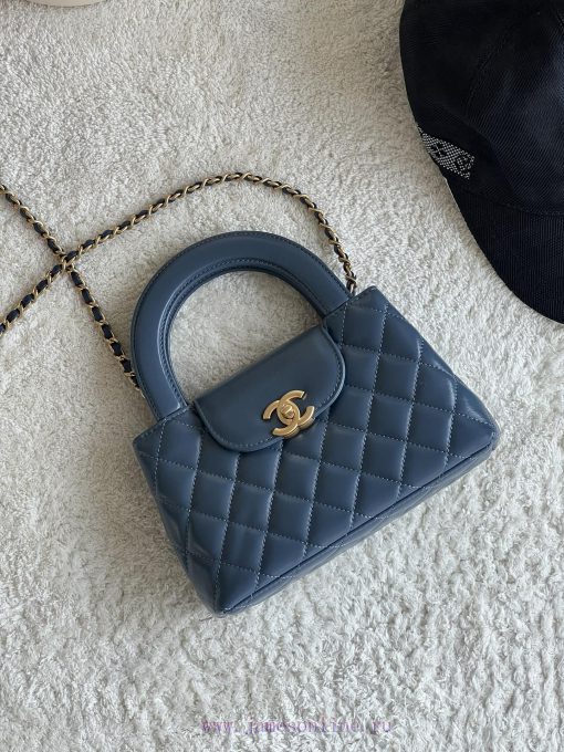 Chanel Bag 𝟮𝟯𝗞𝗞𝗲𝗹𝗹𝘆 Handheld chain bagCowhide with goldSize 𝟭𝟵𝘅𝟭𝟯𝘅𝟳𝗰𝗺Model 𝟰𝟰𝟭𝟲 ogkfr03e