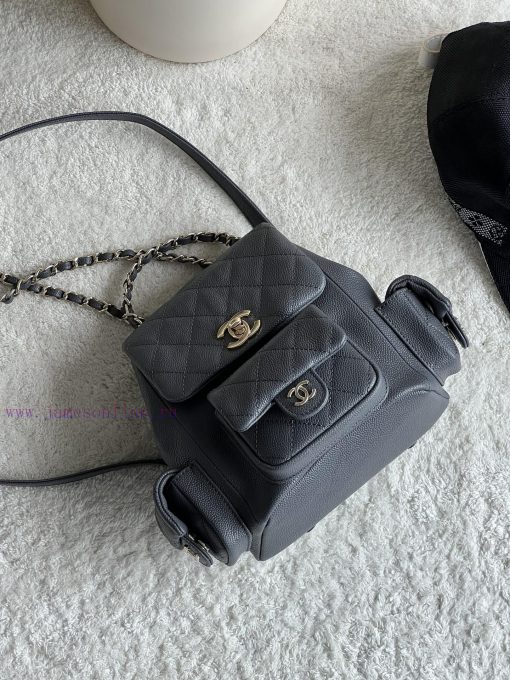 Chanel Bag 𝟮𝟯𝗸 New backpackThe leather is made of caviar and cowhideThe perfect combination grtth83n
