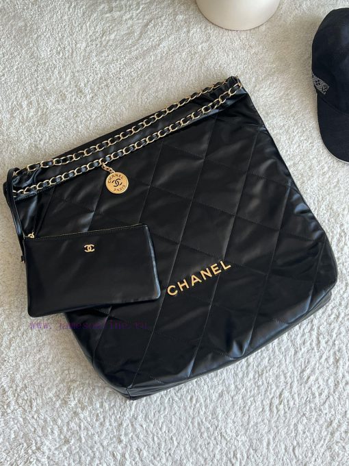 Chanel Bag The annual key item named after the year, 𝟮𝟮𝗯𝗮𝗴️, is another annual bag king that k5md2mot - Image 2