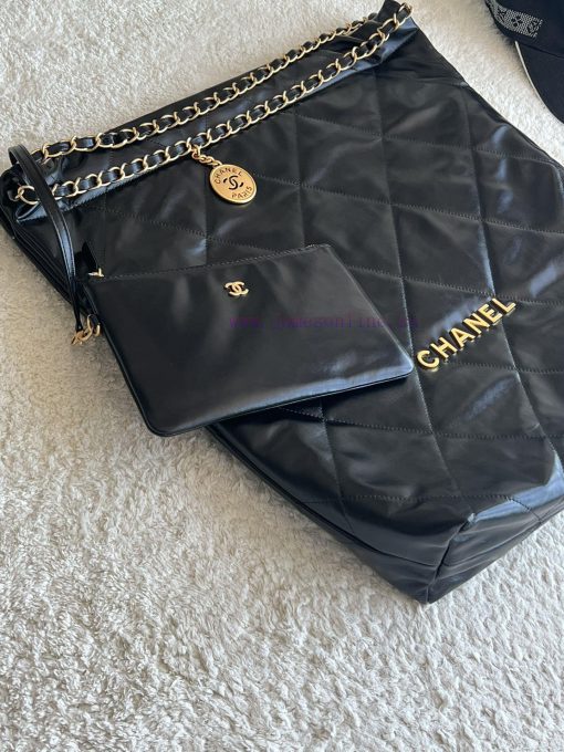 Chanel Bag The annual key item named after the year, 𝟮𝟮𝗯𝗮𝗴️, is another annual bag king that k5md2mot - Image 4