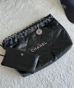 Chanel Bag The 𝟮𝟰𝗖 horizontal garbage bag is also very popular. As Chanel's flagship product jczhox57