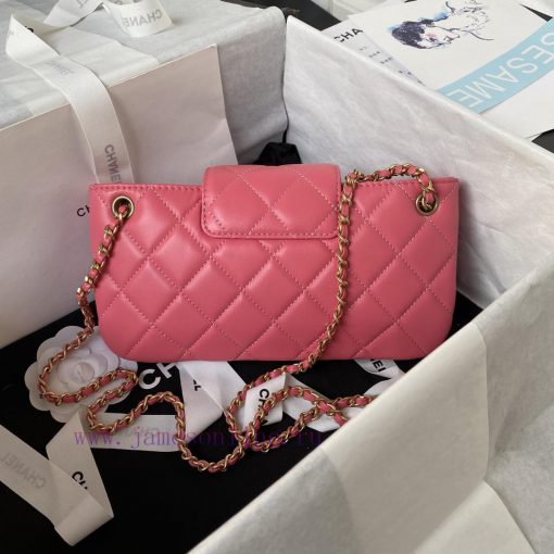 Chanel Bag Chanel 24C Early Spring Vacation Collection AS4611 Retro Metal Large Logo with a 31mo58mv - Image 3