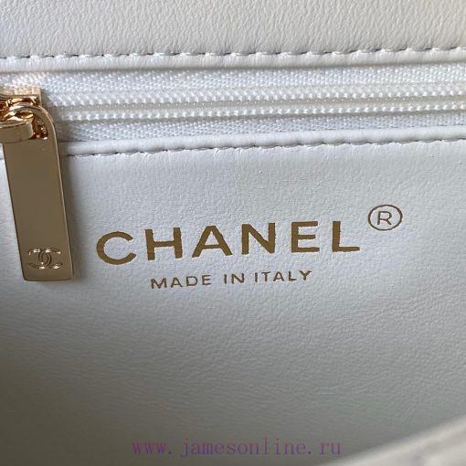 Chanel Bag The new Chanel 24c AS4543 handle cover is wrapped in oil wax leather, with a glos ie4s2xu7 - Image 9