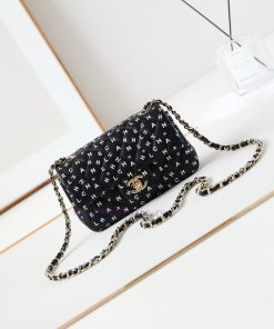 Chanel Bag 24s black and white letter printed CF, the more exquisite it looks, wowThe unique 0rv8di5c