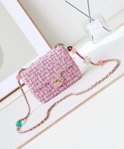 Chanel Bag The 23p enamel button love square fat man is wonderful. This is a soft and delica lqh0ae36