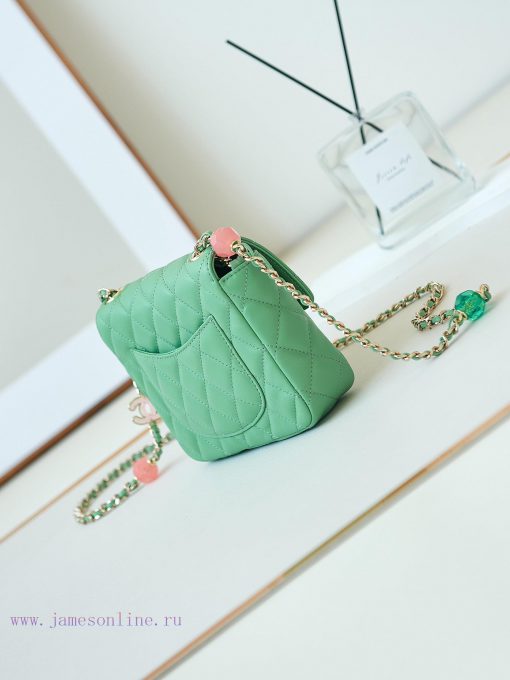 Chanel Bag The 23p enamel button love square fat man is wonderful. This is a soft and delica y4064bfq - Image 4