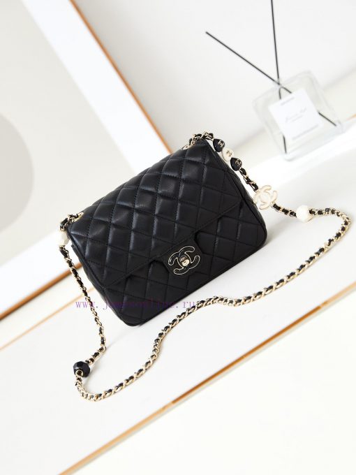 Chanel Bag The 23p enamel button love square fat man is wonderful. This is a soft and delica n5piiygr