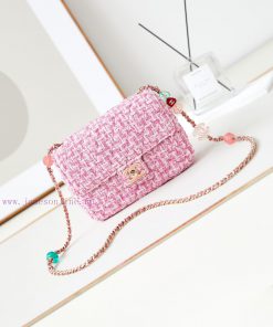 Chanel Bag The 23p enamel button love square fat man is wonderful. This is a soft and delica grpsqm6u