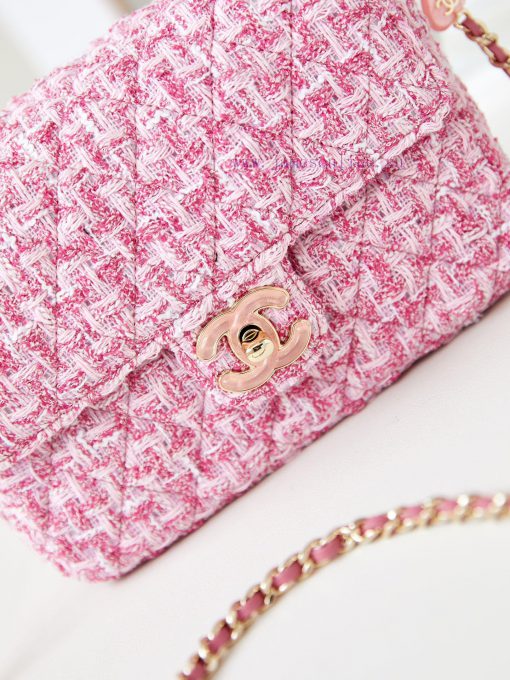 Chanel Bag The 23p enamel button love square fat man is wonderful. This is a soft and delica grpsqm6u - Image 3